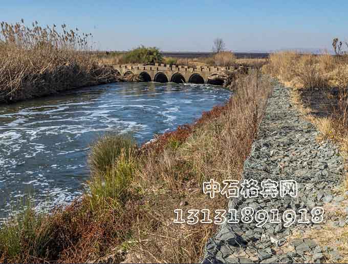 護(hù)堤格賓石籠